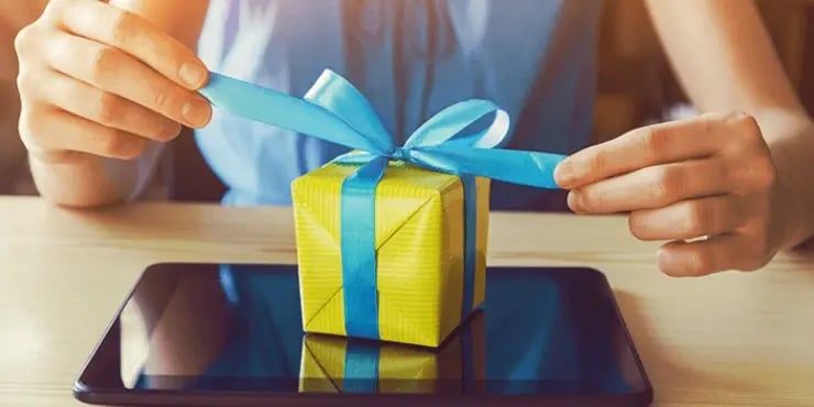 cw-wrapping-gift-w740h370