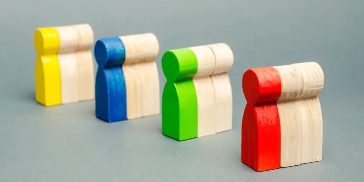 4 figurines in different colours